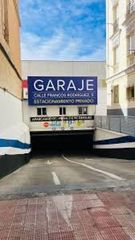 Aparcament cotxe  C. de francos rodríguez