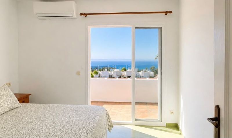 Foto 97969177-0f66-4c98-9b35-6533a558b1b4. Casa adossada amb calefacció piscina a Capistrano Nerja