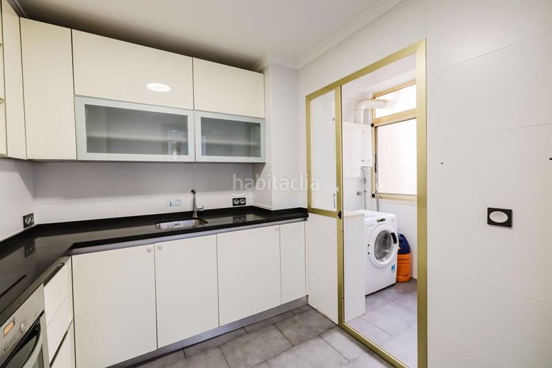 Foto ada0d602-bbd6-4331-89f0-caf1877af637. Pis amb calefacció aparcament piscina a Puerta Blanca Málaga