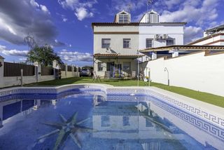 Casa bifamiliare in Salteras