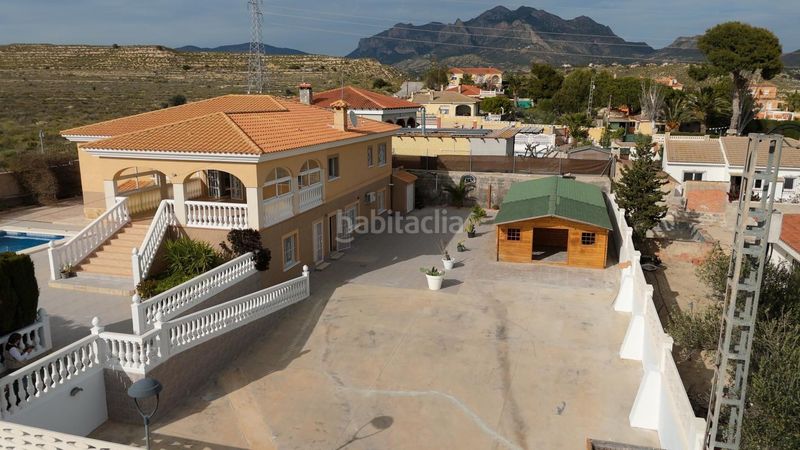 Foto 0cf6a08c-2c99-4740-a659-c5a0064217a5. Casa amb calefacció aparcament piscina a Busot