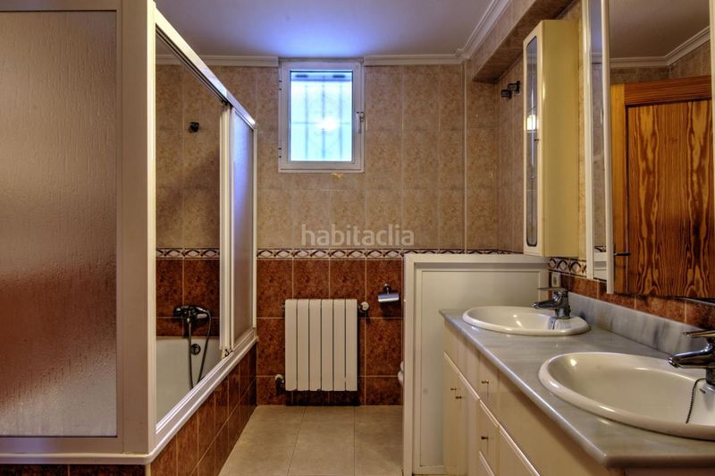 Foto b6b5587b-f66f-4857-94d4-ff36fd6731a7. Casa amb calefacció aparcament piscina a Busot