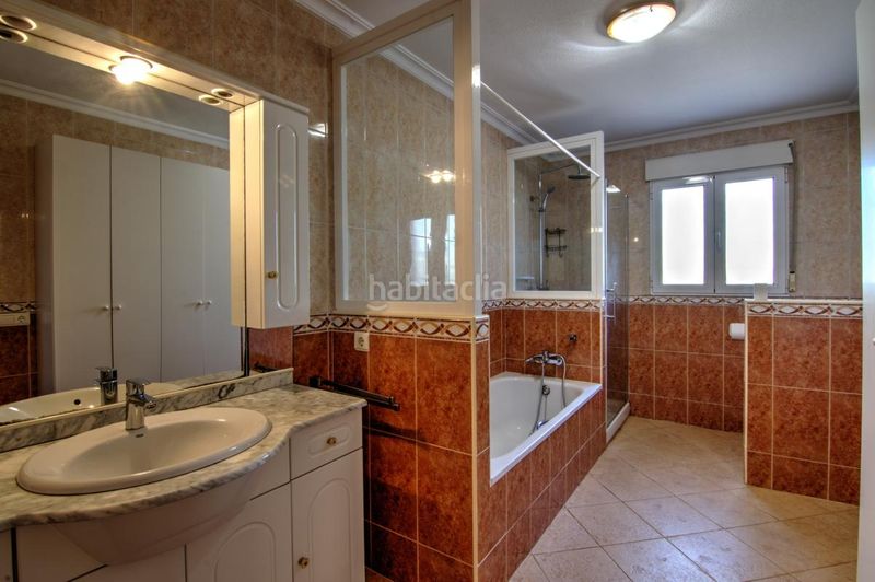 Foto bd558f92-b745-440b-87c9-90163ae81397. Casa amb calefacció aparcament piscina a Busot