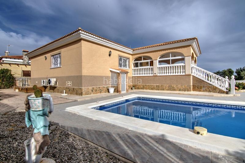 Foto d15e1e2c-ef75-43af-abae-301d1545e705. Casa amb calefacció aparcament piscina a Busot