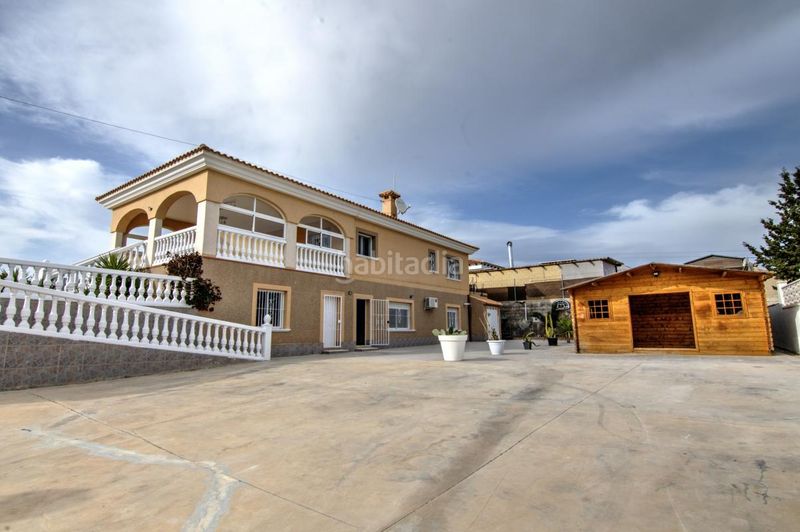 Foto eb161361-416d-4a7e-906f-39bf796578b8. Casa amb calefacció aparcament piscina a Busot
