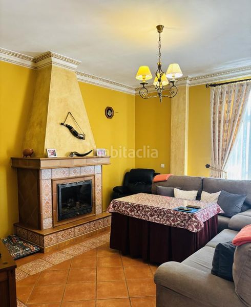 Foto 36c81e62-e56d-4173-aa40-f4da833652fd. Casa adossada amb calefacció aparcament a Algaba (La)