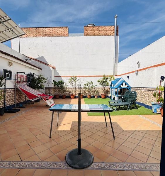 Foto 448f3914-81af-4ff6-bf7f-1878bb0f4b4d. Casa adossada amb calefacció aparcament a Algaba (La)