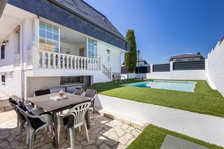 Chalet in Serranillos del Valle