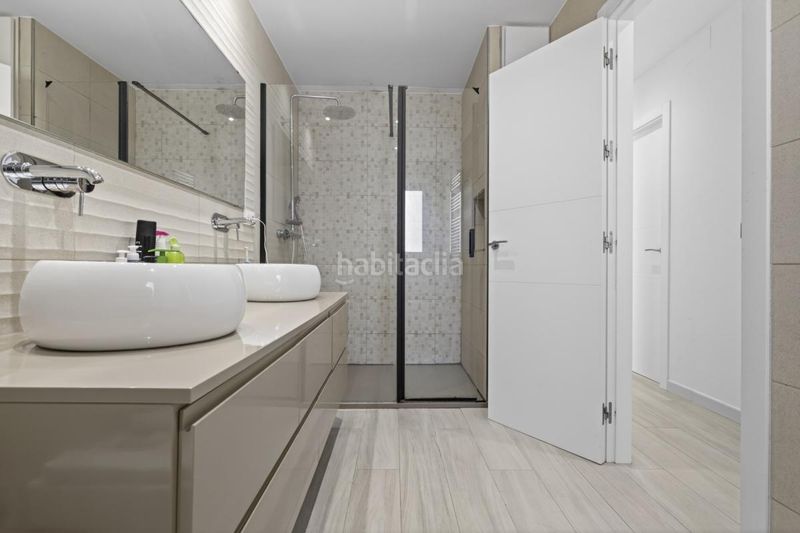 Foto 07efcae1-5d41-47a1-aa09-ae2f918b120d. Casa en calle don alonso quijano 18 en Zona Universitaria Bormujos