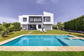 Casa a Calle don alonso quijano 18