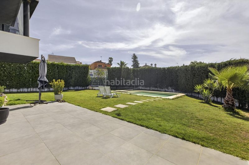 Foto c7628857-dc16-4e74-9428-11bf0bc79a19. Casa en calle don alonso quijano 18 en Zona Universitaria Bormujos