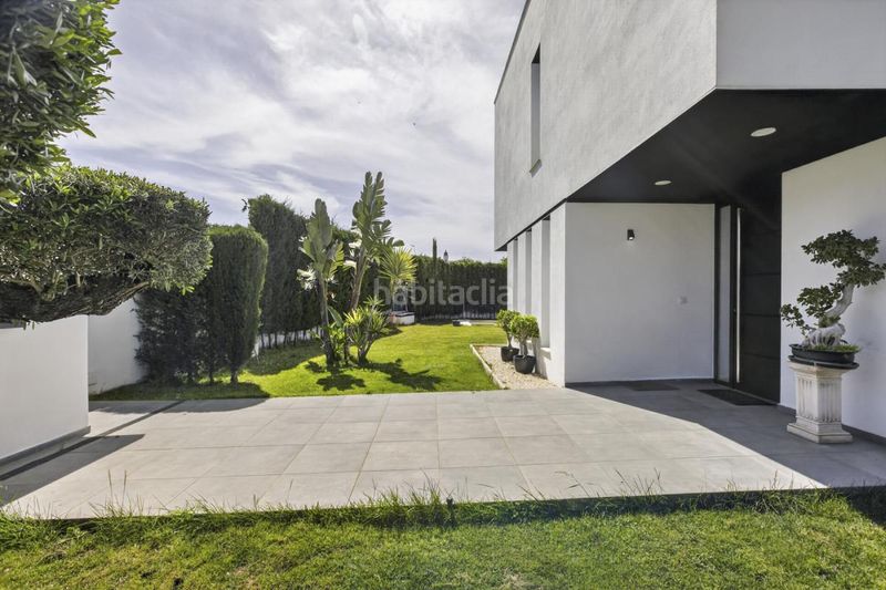 Foto f37e30c8-8686-49f0-944e-25cf4772c13b. Casa en calle don alonso quijano 18 en Zona Universitaria Bormujos