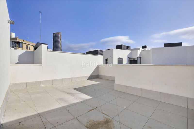 Foto a48851f7-dfbe-4aed-8c9c-020a52b956ad. Pis amb calefacció piscina a Triana Casco Antiguo Sevilla