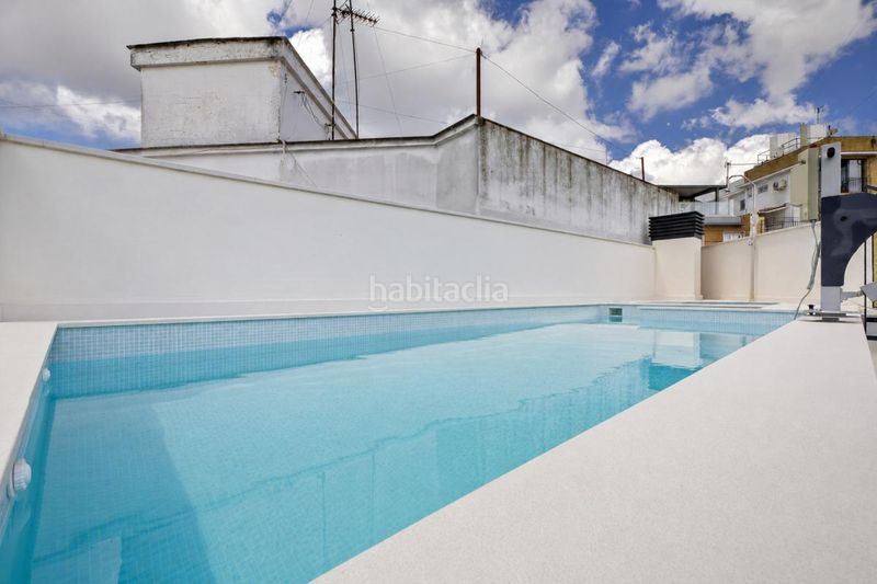 Foto 03396542-1bf9-44f6-86f0-3b9b31f90dcc. Pis amb calefacció piscina a Triana Casco Antiguo Sevilla