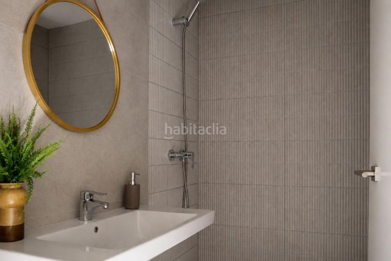 Foto 4bdfb7a4-6e19-4731-813e-fe301b829958. Pis amb calefacció piscina a Triana Casco Antiguo Sevilla
