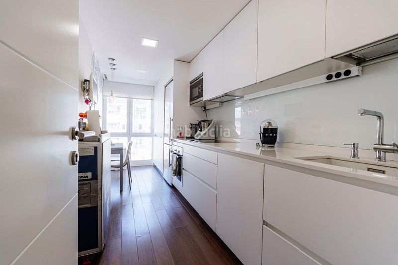 Foto b1649c01-02fa-4610-9878-4d3e991c7233. Pis amb calefacció aparcament piscina a Corralejos-Campo de las Naciones Madrid