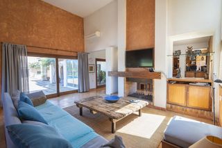 Haus  Diseminado sa bassa roja