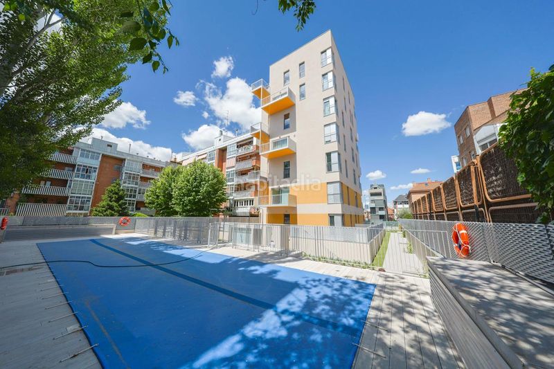 Foto 0dcbd03c-0ddf-49c2-b77f-6095244f4455. Pis amb calefacció aparcament piscina a San Juan Bautista Madrid