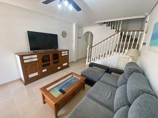 Casa aparellada  C. azucenas