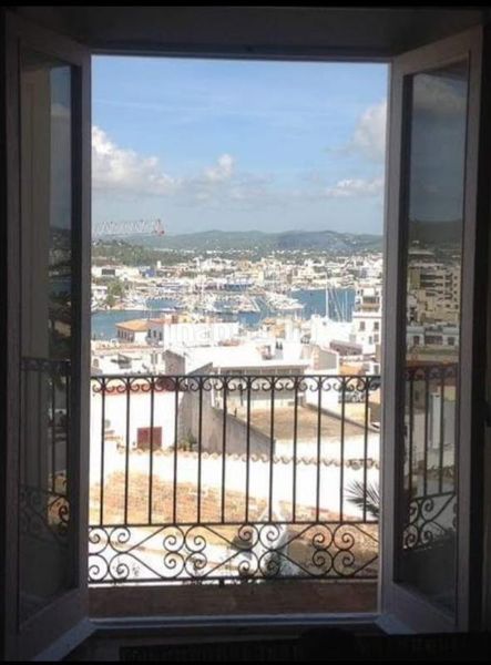 Foto d408b709-568a-4832-a7d7-77daad1851d2. Lloguer dúplex amb calefacció a Dalt Vila-La Marina Ibiza