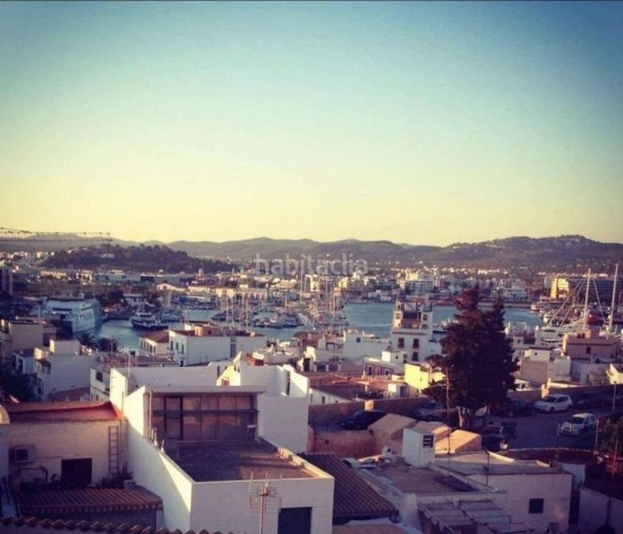 Foto 90b47ab4-4eb5-4a35-8820-907223c2fc4e. Location duplex avec chauffage dans Dalt Vila-La Marina Ibiza