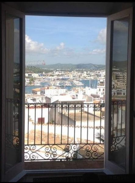 Foto ca0496fe-b679-41ed-9371-bc4ea222f30f. Location duplex avec chauffage dans Dalt Vila-La Marina Ibiza