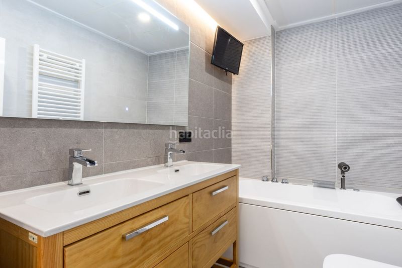 Foto 4d6f45f1-f9ad-40b8-b7c1-d69a4c9e5a20. Dúplex amb calefacció piscina a Centro puerto Sagunt