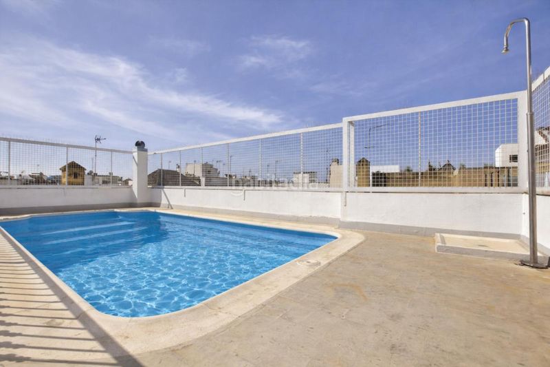 Foto d64e9f47-045a-4cf9-80d2-bea325158a03. Dúplex amb calefacció piscina a San Bartolomé Sevilla