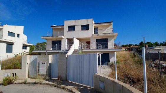 Foto 52fb70ec-0c5b-437d-aedd-46050db2f3b2. Casa amb calefacció a Las Pedrizas Chiva