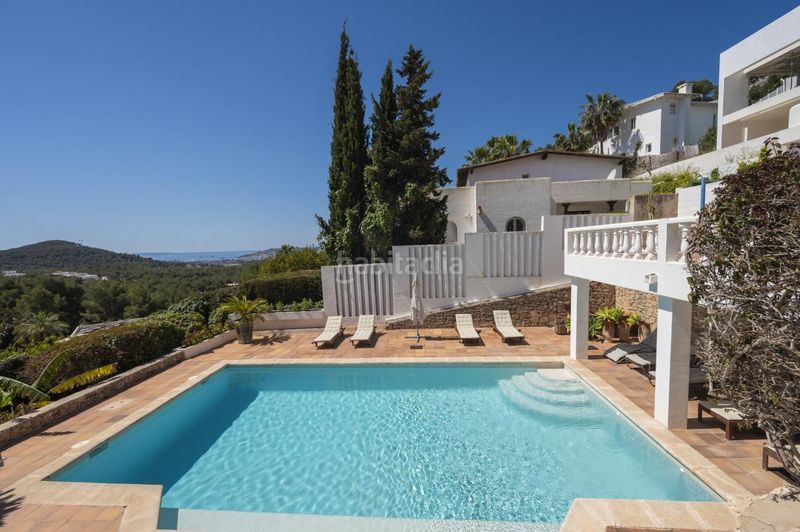 Foto 757d11f0-d1a0-4f5a-a481-b24239af3cbd. Casa amb calefacció aparcament piscina a Can Furnet Santa Eulària