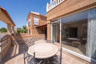 Casa aparellada  Rda. palmeras