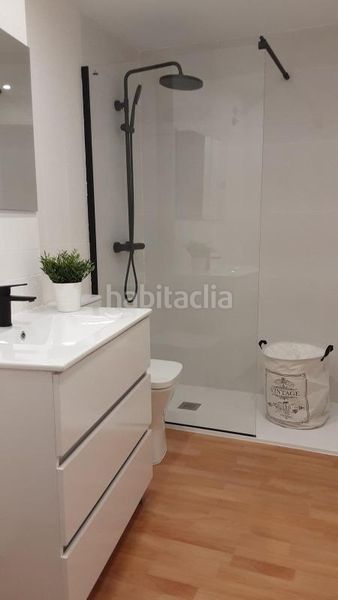 Foto 5f5790aa-a91f-4419-af6d-4d58ecf45f51. Dúplex amb calefacció a Valdeacederas Madrid