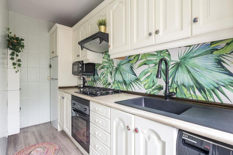 Foto 8b2addc1-f4e4-4dc0-a6de-967d0c29632b. Pis amb calefacció a Fontarrón Madrid