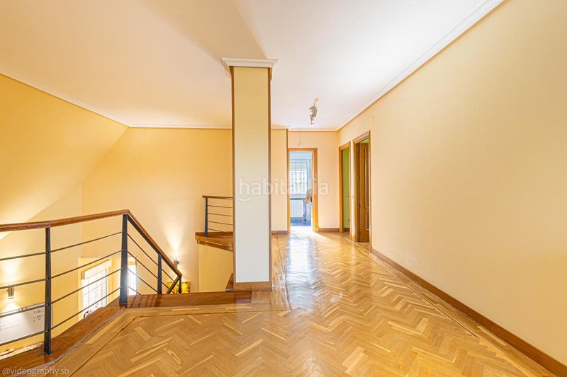 Foto 123884dd-d02b-4fe2-b6c1-423f8838736c. Casa amb calefacció aparcament piscina a Parque Coimbra Móstoles