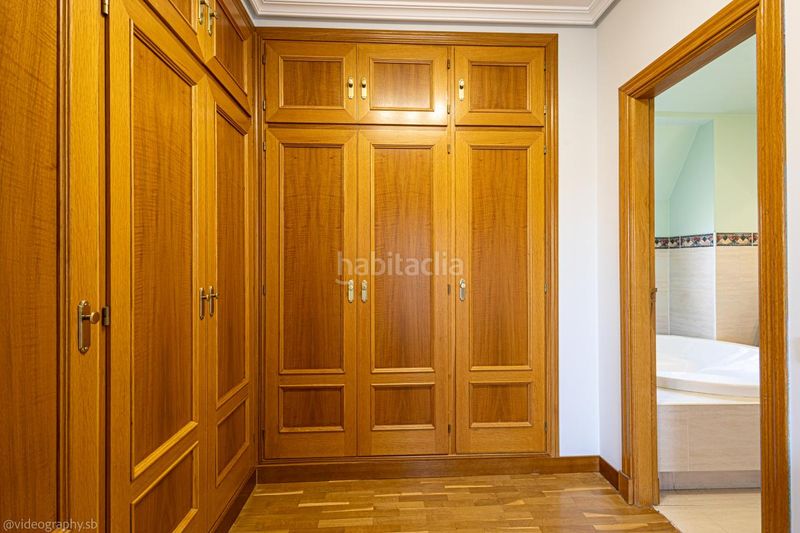 Foto 1e4f9c44-8709-447c-a927-8f2a8b39ef44. Casa amb calefacció aparcament piscina a Parque Coimbra Móstoles