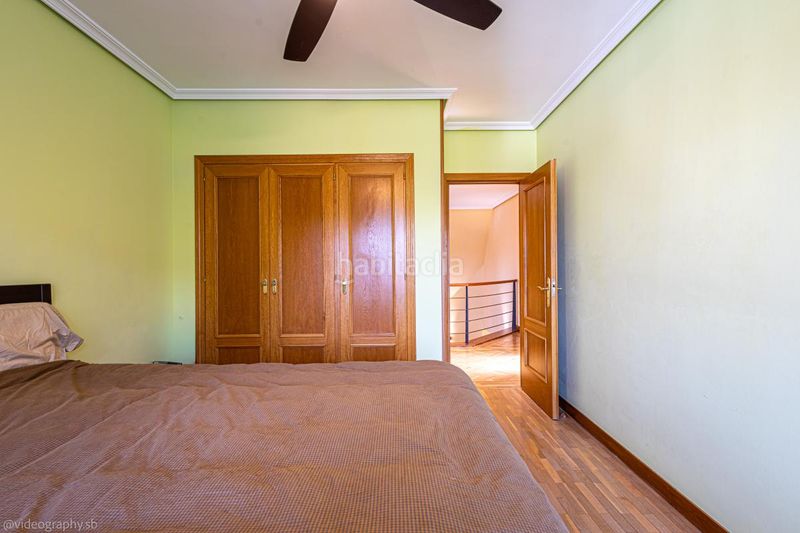 Foto 30c7ccb1-707d-49fd-9c0f-1fff6fbf6d12. Casa amb calefacció aparcament piscina a Parque Coimbra Móstoles