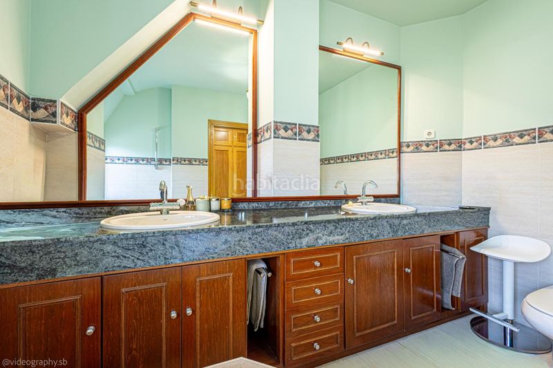 Foto 3495497f-0c8f-4efe-813d-ec7a1c8fde6e. Casa amb calefacció aparcament piscina a Parque Coimbra Móstoles