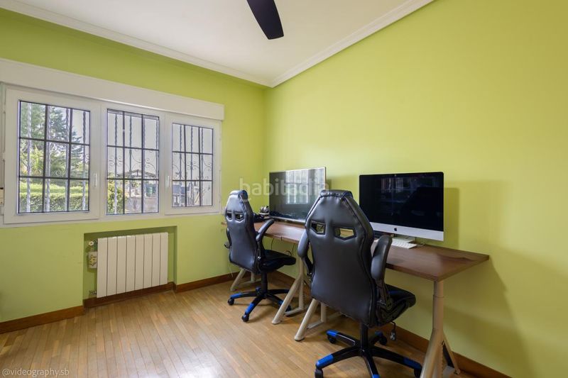 Foto 3c27794d-4d73-4648-8176-bd48baed8369. Casa amb calefacció aparcament piscina a Parque Coimbra Móstoles