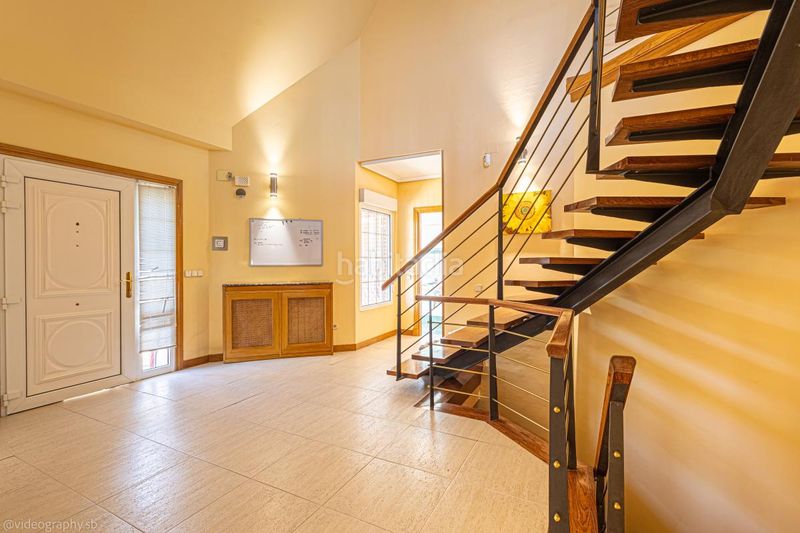 Foto 6f732058-33b3-4f58-800d-ff35396c8e8c. Casa amb calefacció aparcament piscina a Parque Coimbra Móstoles