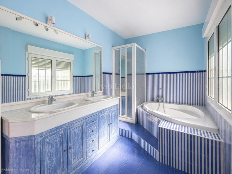 Foto e7065c54-f32e-45f7-b943-0789f2ade7d9. Casa amb calefacció aparcament piscina a Parque Coimbra Móstoles