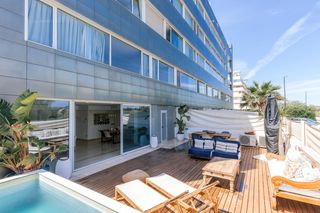 Zweistöckige Wohnung  Carrer de benizamid