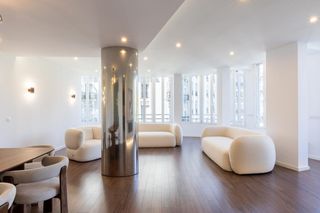 Pis a Plaça de Cánovas del Castillo