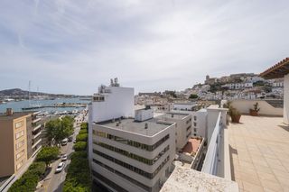 Attique  Avinguda de bartomeu de roselló