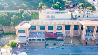 Locale commerciale in Av. sierra chica 17