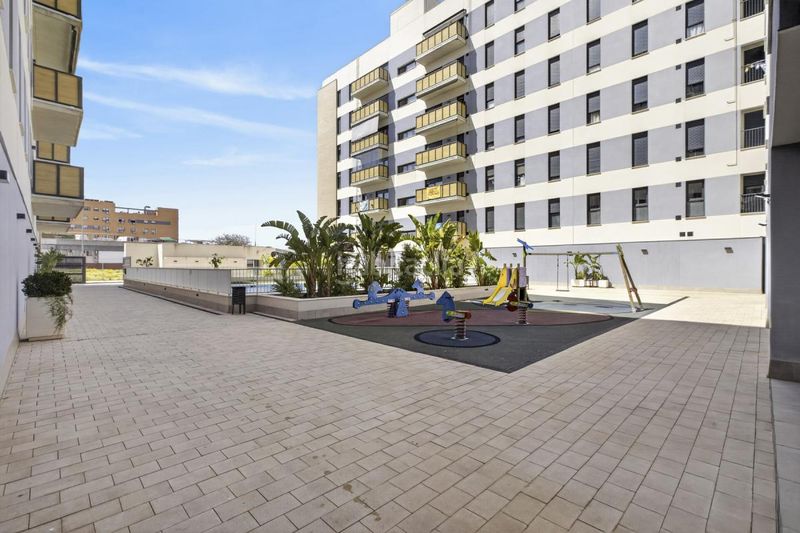 Foto 0a5c0633-1d93-4b33-92b6-1527a7bebb58. Pis amb calefacció aparcament piscina a Sta. Aurelia - Cantábrico - Atlàntico - La Romería Sevilla