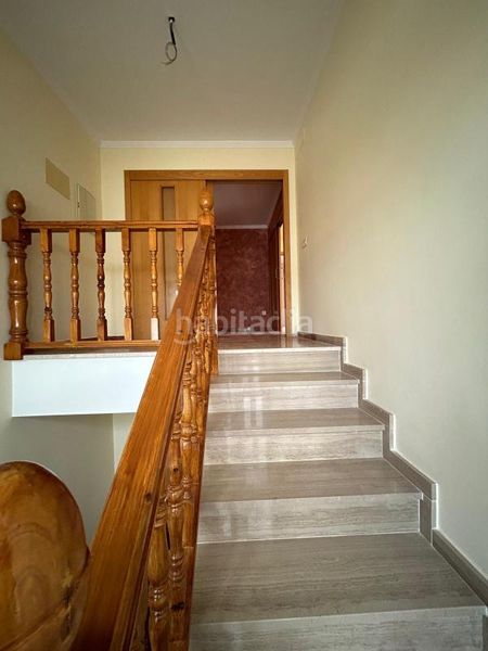Foto 7c27e6dc-e434-41c6-afb4-f577db403399. Casa aparellada amb calefacció a Tous