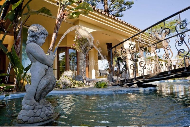 Foto 50afe6fd-6824-40c6-8f79-51e8ed5703d3. Casa amb calefacció aparcament piscina a Nueva Andalucía centro Marbella