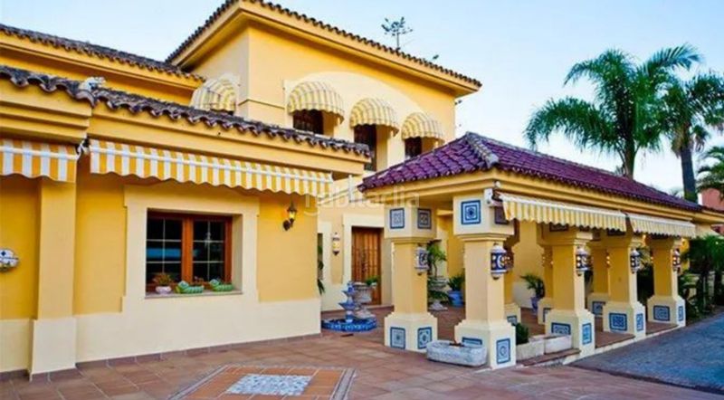 Foto 567b9a78-11b2-4a0e-919e-5f76197bfa4a. Casa amb calefacció aparcament piscina a Nueva Andalucía centro Marbella