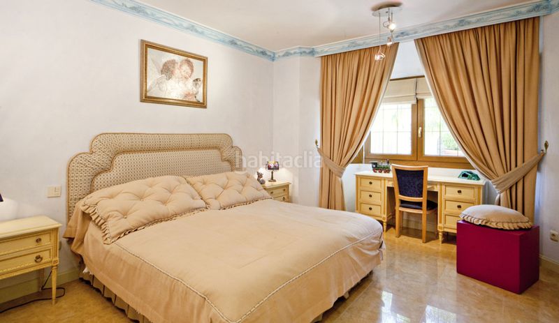 Foto 7322019b-f37f-4836-b28c-34e575e7c367. Casa amb calefacció aparcament piscina a Nueva Andalucía centro Marbella