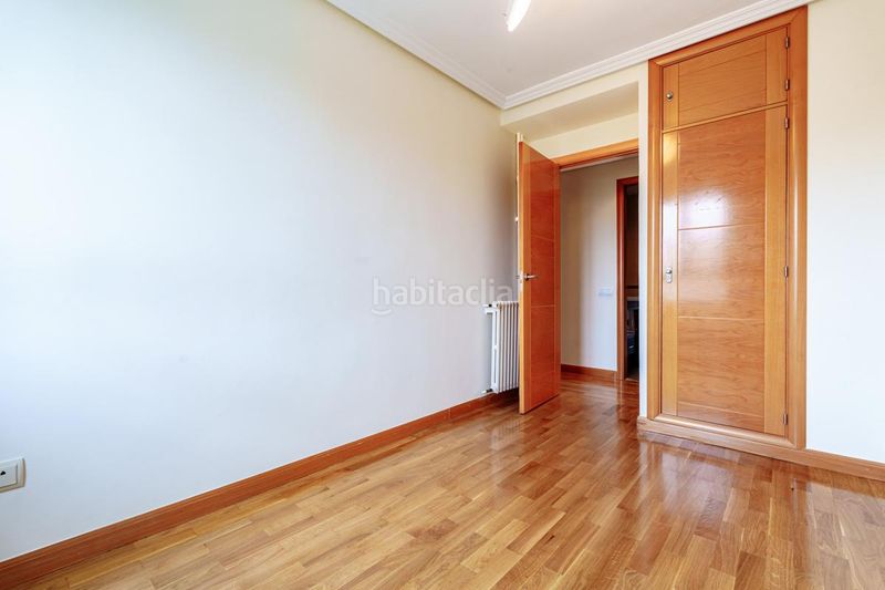Foto d9579768-47e4-43d1-8057-802ca1b2c0f8. Pis amb calefacció aparcament a Fontarrón Madrid